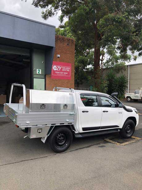 Truck With aluminium Toolbox: OZY Toolbox Center