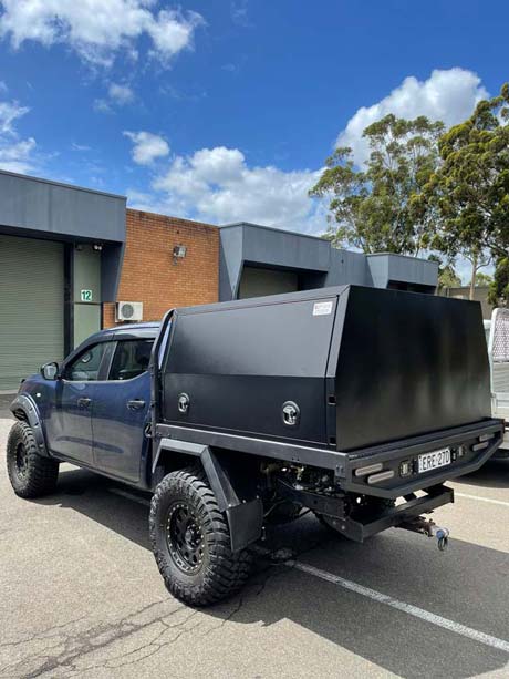 OZY Toolbox - Large Black Canopy - Black Ute