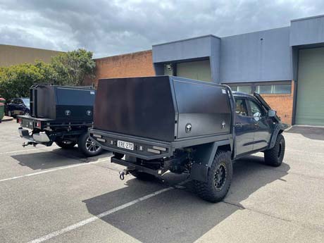 OZY Toolbox - Large Black Canopy