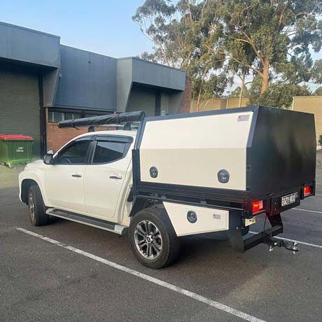 OZY Toolbox - Black and White Canopy