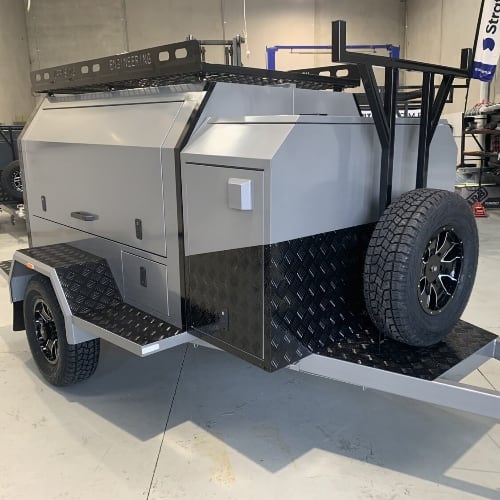 What are the 5 Essential Features of Every Carpenter Trailer?