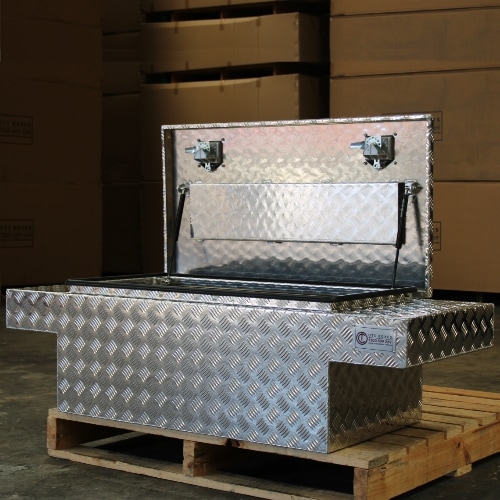 Why Install a Tub Toolbox And What Its Advantages Are?
